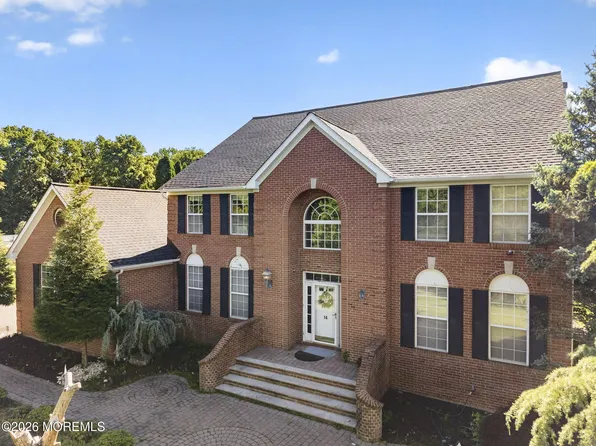 14 Heathrow Ct, Marlboro, NJ 07746
