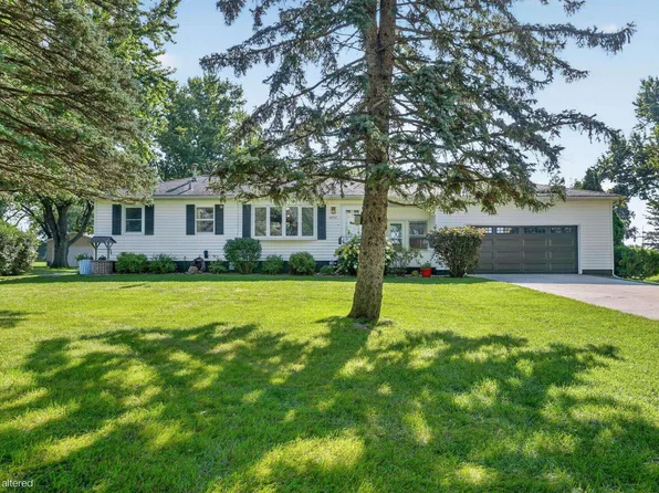 6046 Reed St, Waterloo, IA 50703
