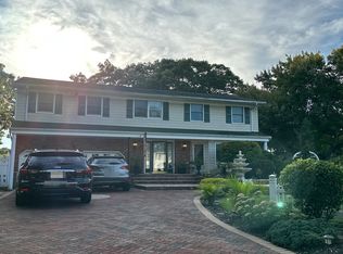 28 Suburban Ln, Nesconset, NY 11767