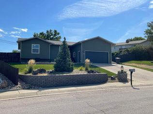 1957 Xavier St, Belle Fourche, SD 57717