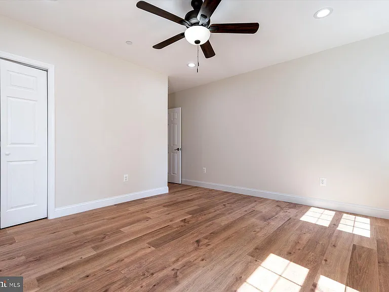 1400 Lower View Ct — Photo 22