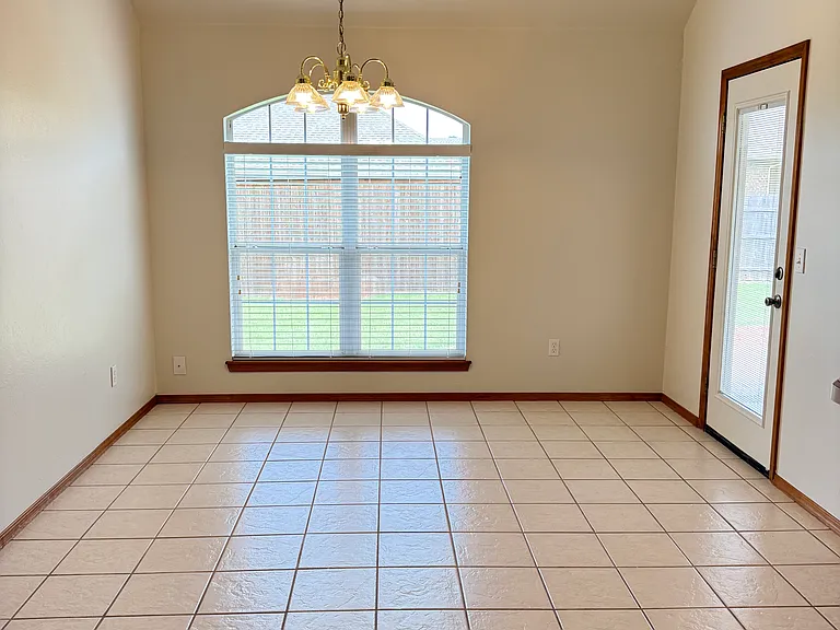 425 Plantation Ter — Photo 10