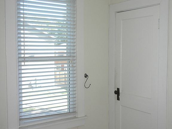 4th image of 1404 Bass Ave #B