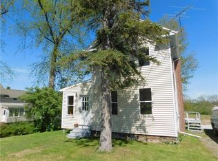 17 Ashley St, Lyons, NY 14489