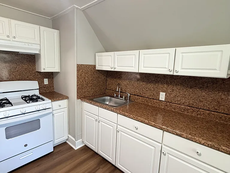 18 Dayton St #3-0 — Photo 7
