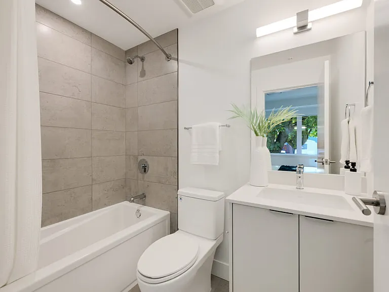 1124 Vancouver St — Photo 38