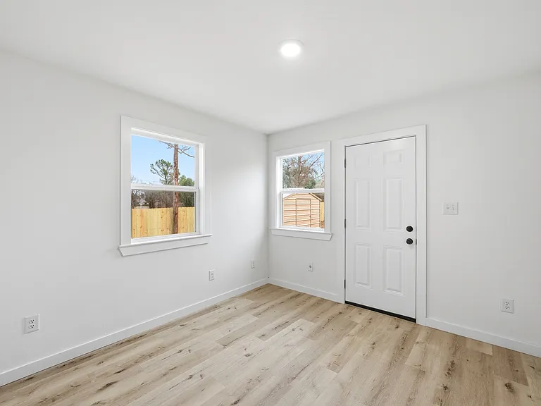 1221 Chestnut St — Photo 8