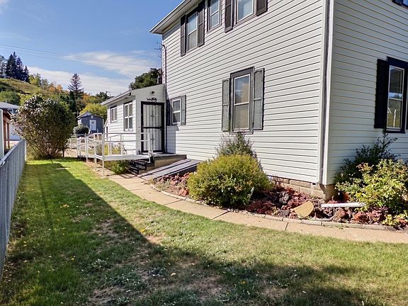3rd image of 407 6th Ave NW
