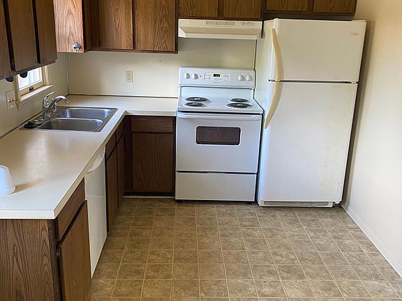 2nd image of 4484 Fairway Dr