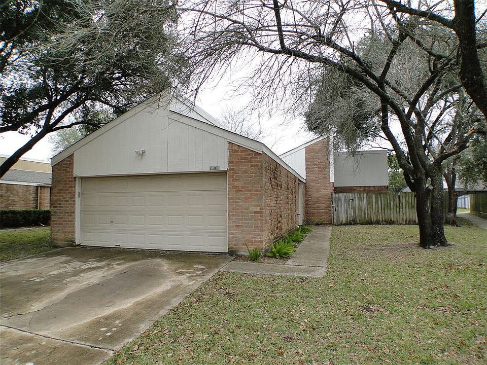 1st image of 16006 Bear Hill Dr