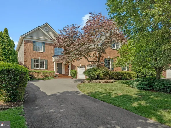 43485 Foxgrove Ct, Ashburn, VA 20147