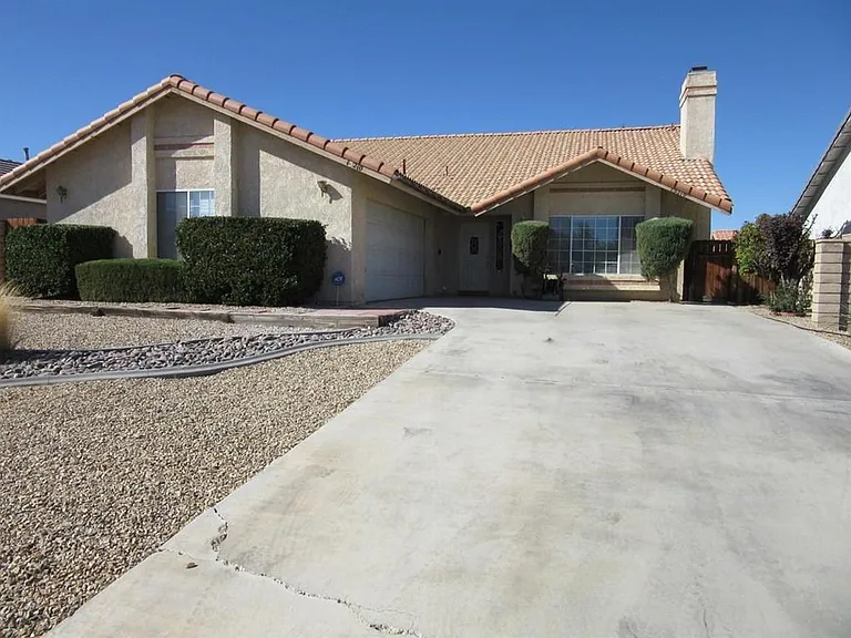 13210 Tamarisk Rd — Photo 1