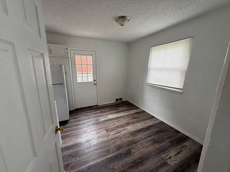 405 S Sheridan Ave — Photo 3
