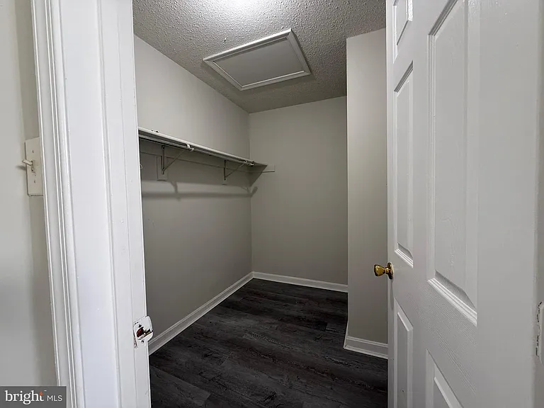 10019 Vanderbilt Cir #14-16 — Photo 19