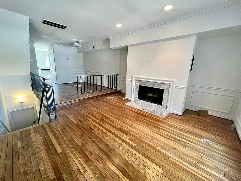 758 7th St SE #B — Photo 3