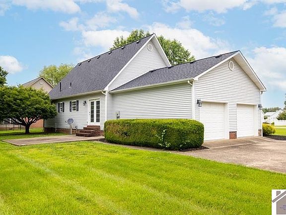4th image of 83 Autumn Ridge Dr