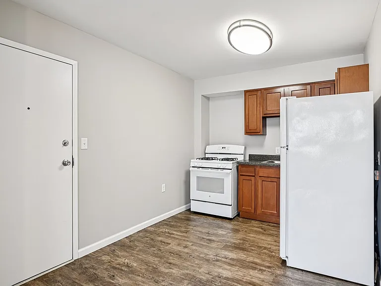 LongView Apartments — Photo 14