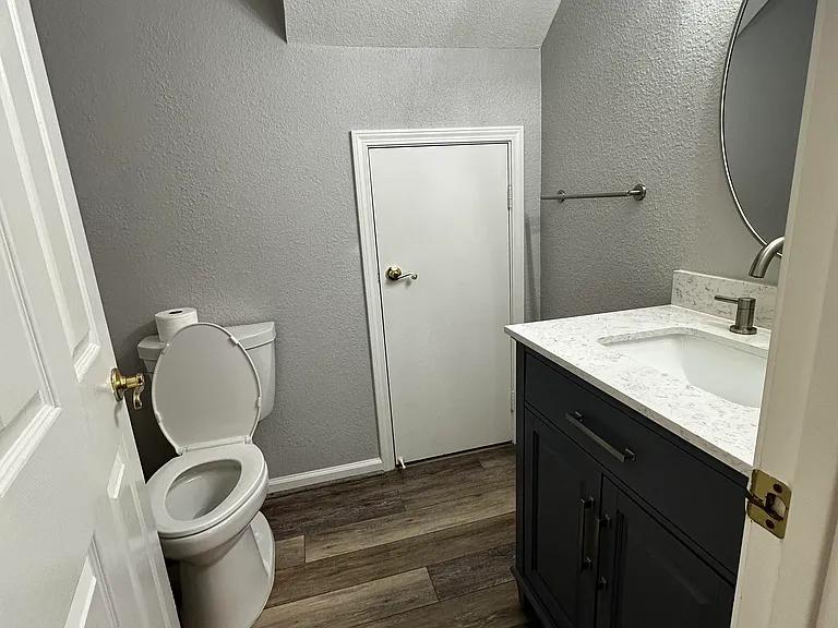 301 Warmcastle Ct — Photo 36