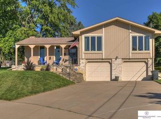 5712 S 91st Avenue Cir, Omaha, NE 68127