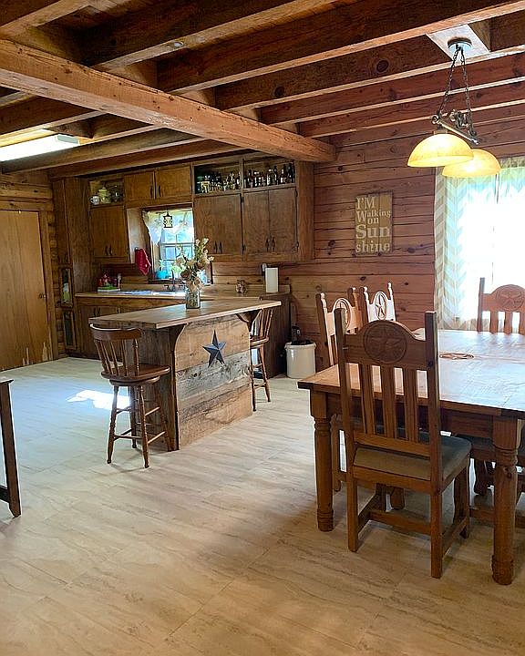 Dining room/kitchen 