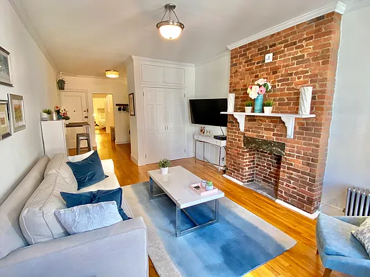 Rented by Compass | media 14