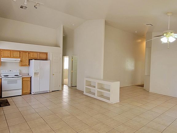 5th image of 233 W Sundance Drive