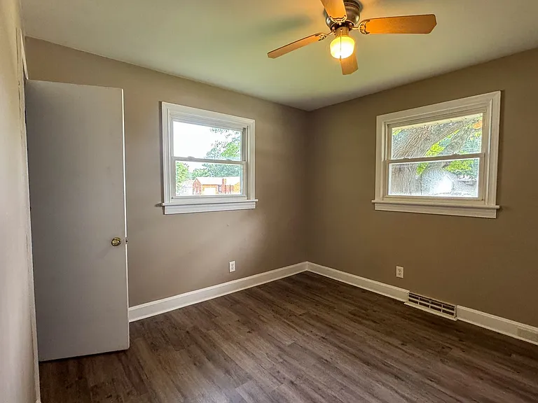 246 Phillips Dr — Photo 15