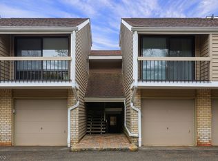 3 Overlook Dr #3013, Clinton, NJ 08809