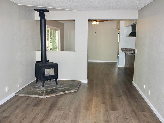 3rd image of 2723 Woodridge Ct