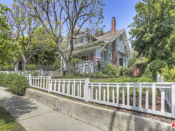 3rd image of 1950 N Wilton Pl