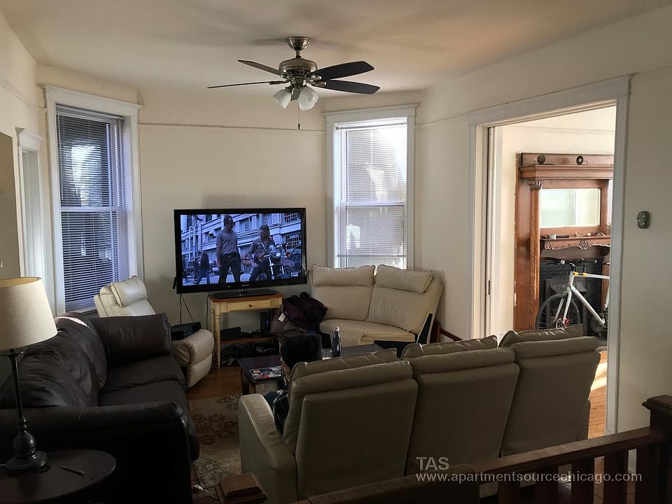 1st image of 3019 N Kenmore Ave #101