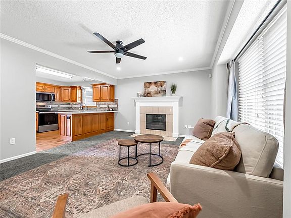 5th image of 801 SW 29th St