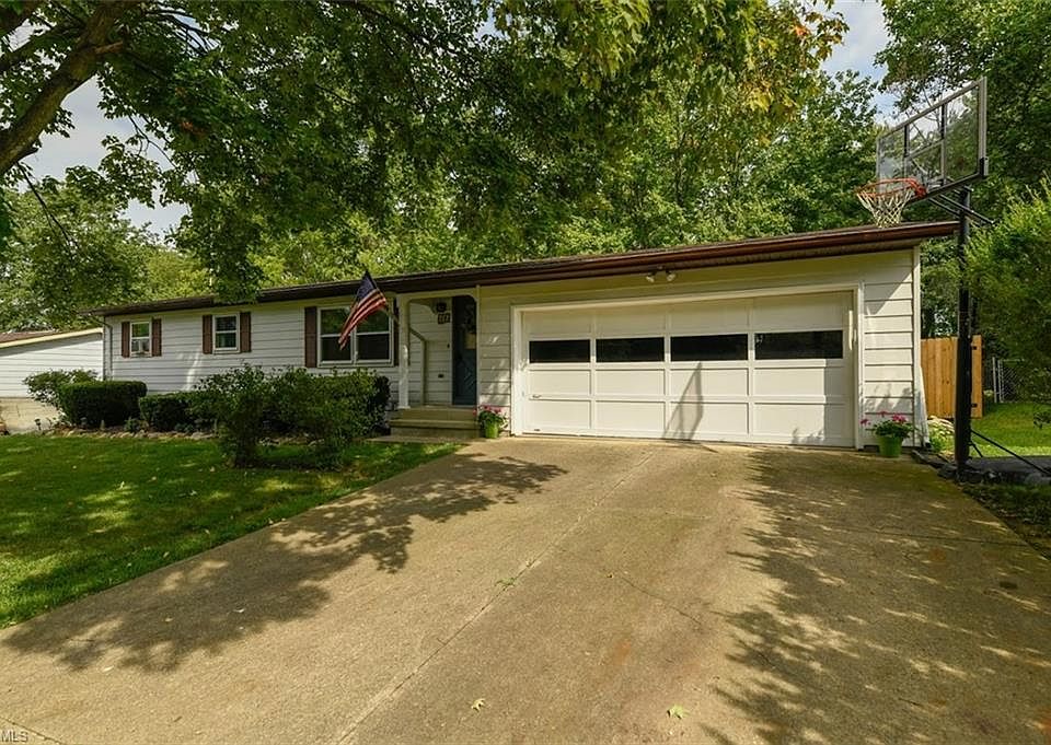 1st image of 659 Lakeview Dr