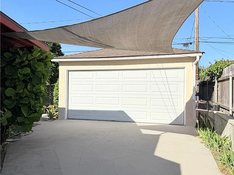 828 N Pass Ave — Photo 47
