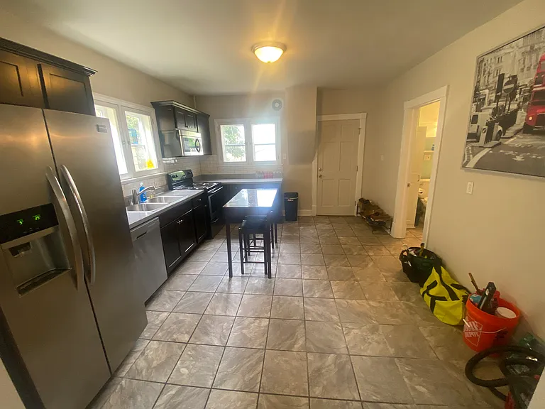 2725 N Bremen St — Photo 9