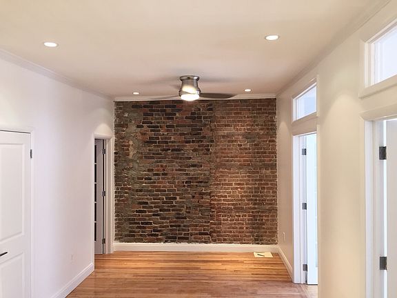 4th image of 115 Elizabeth St APT 4A