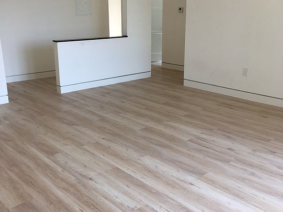 5th image of 7223 Willoughby Ave APT 209