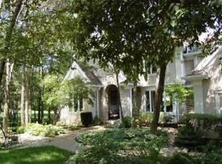 9017 Esin Ct, Powell, OH 43065