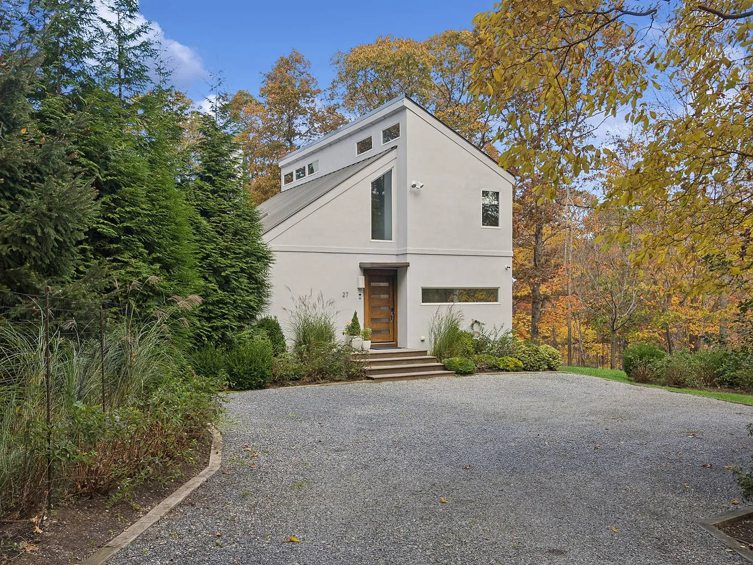 Immaculate Contemporary - Private Bay Beach Access — Photo 3