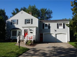 163 Millbrook Dr, Williamsville, NY 14221