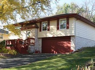 1811 Edgebrook Dr, Marshalltown, IA 50158