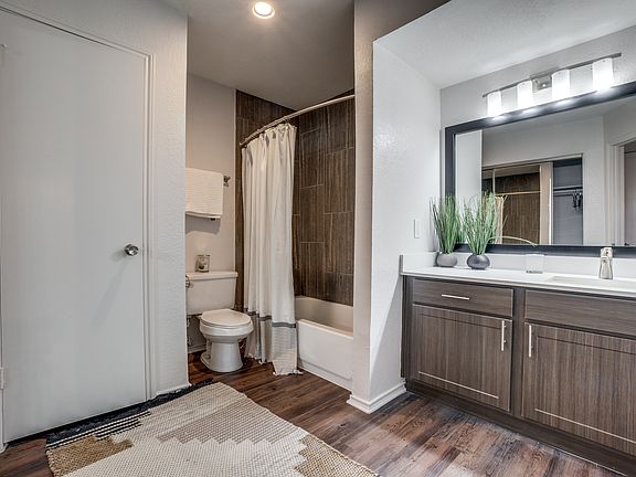 5th image of 7440 La Vista Dr #180