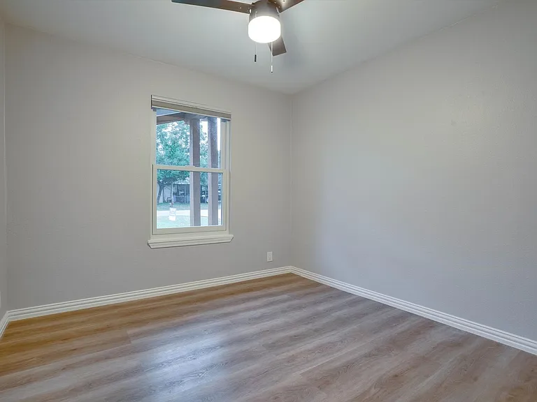 600 Bramble Dr — Photo 9