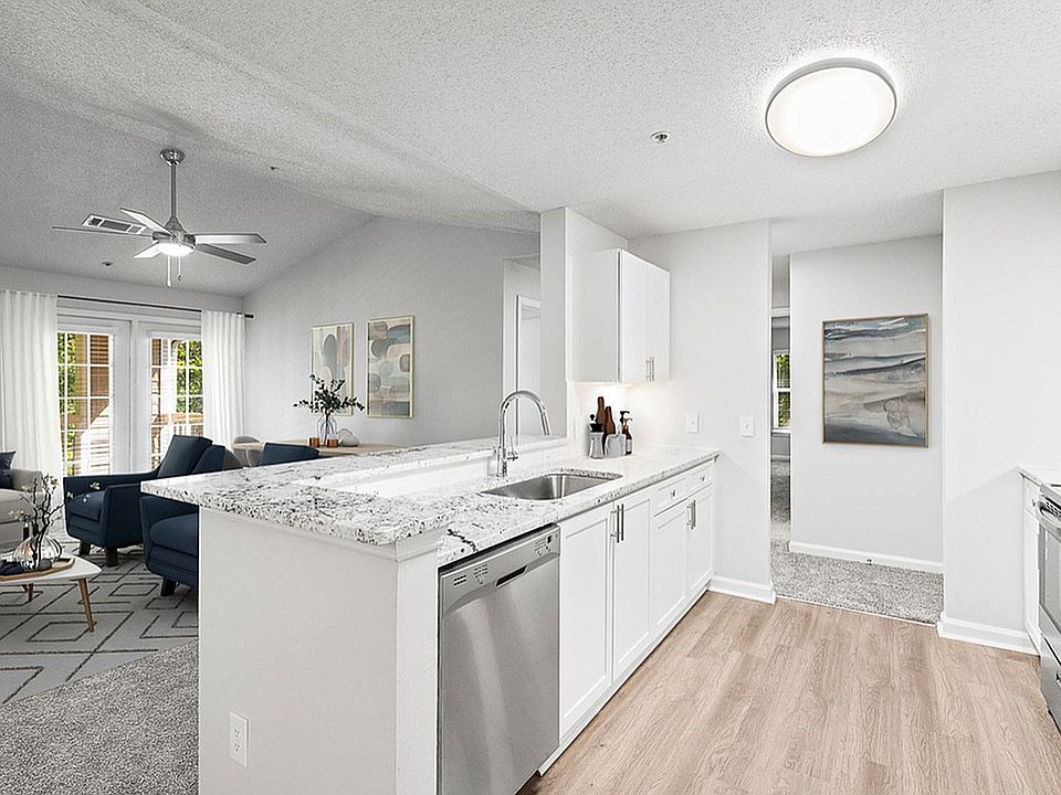 Newly Renovated Apartment Interiors at Retreat at Peachtree City Apartments