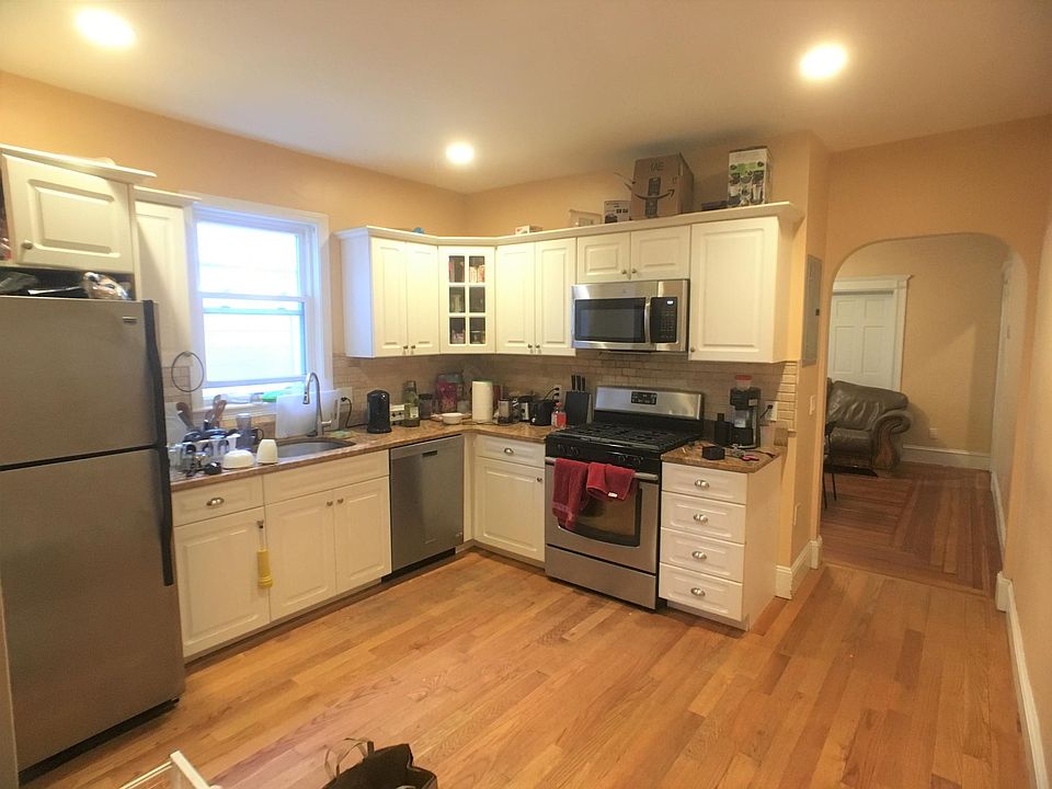 1st image of 179 College Avenue # First Floor