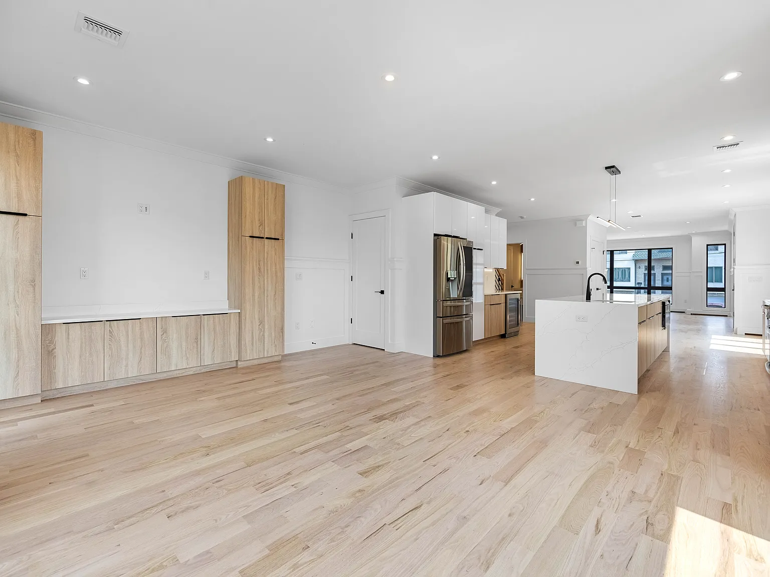 3 bed, 3.5 bath, $7,500 — Photo 4