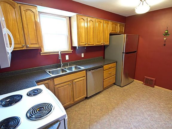4th image of 16116 Muskingum Blvd
