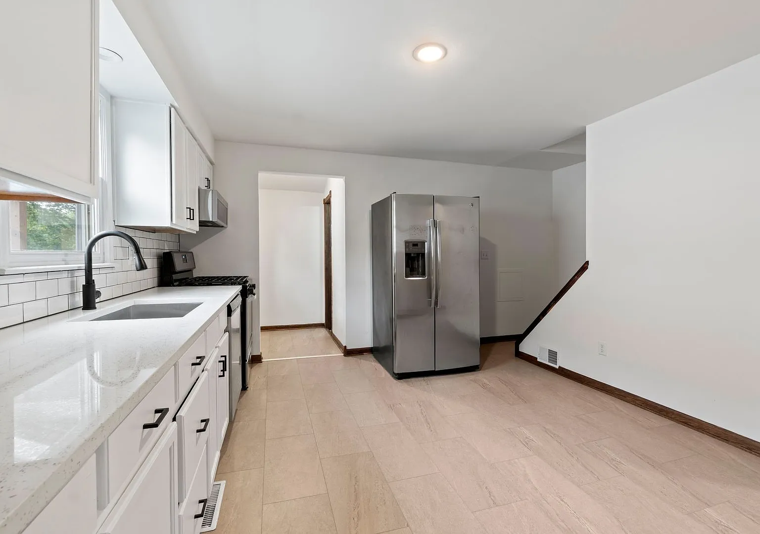 First Month Free! Beautifully Renovated 2-Bedroom In Bethel Park, Ready For Move-In! — Photo 2