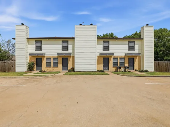 316 Cambridge Dr, Saginaw, TX 76179