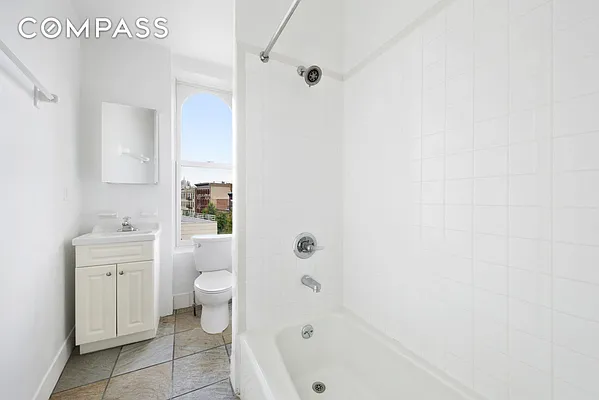 Rented by Compass | media 14